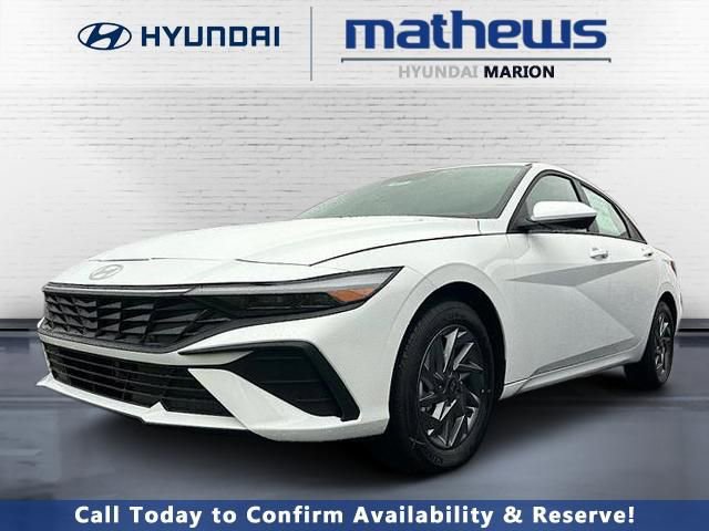 Used 2025 Hyundai Elantra Blue image 1