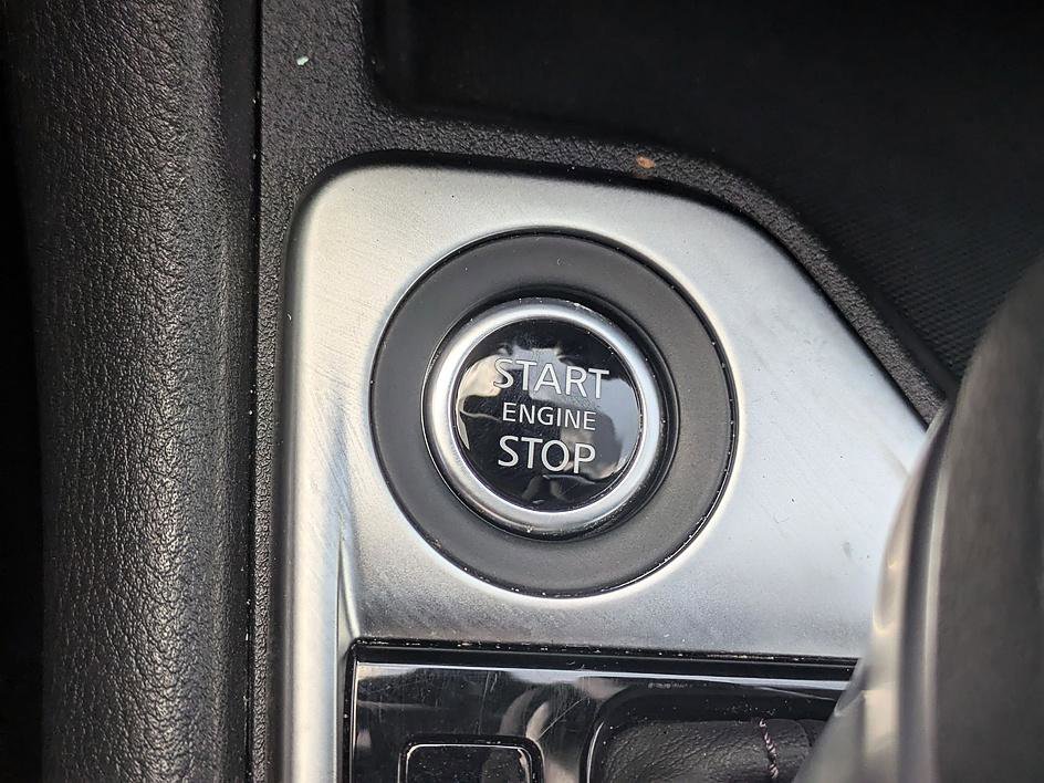 Used 2025 Nissan Sentra SV image 25