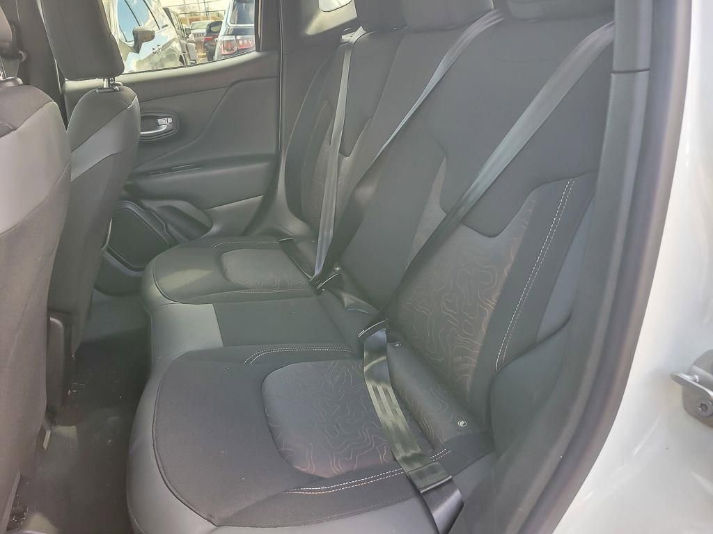 Used 2023 Jeep Renegade Latitude image 11