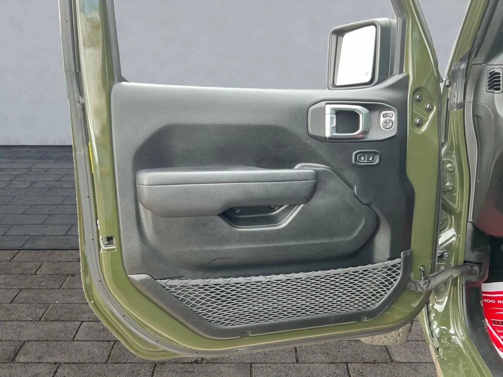 Used 2022 Jeep Gladiator Sport image 10