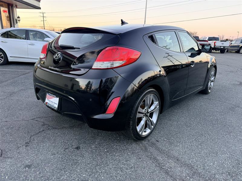 Used 2013 Hyundai Veloster w/ Style Pkg image 5