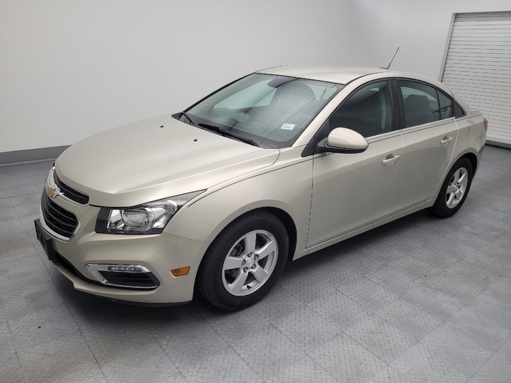 Used 2016 Chevrolet Cruze LT FWD image 2