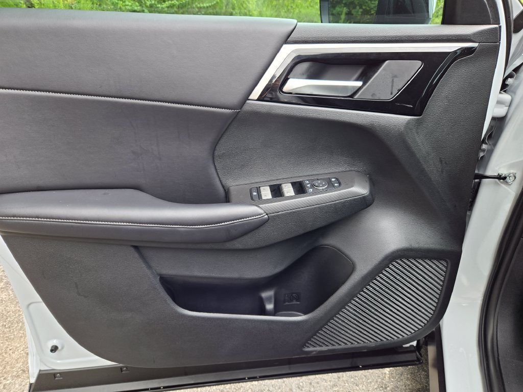 New 2026 Nissan Rogue SL AWD/4WD image 17