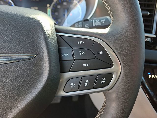 Used 2024 Chrysler Pacifica Touring-L image 21