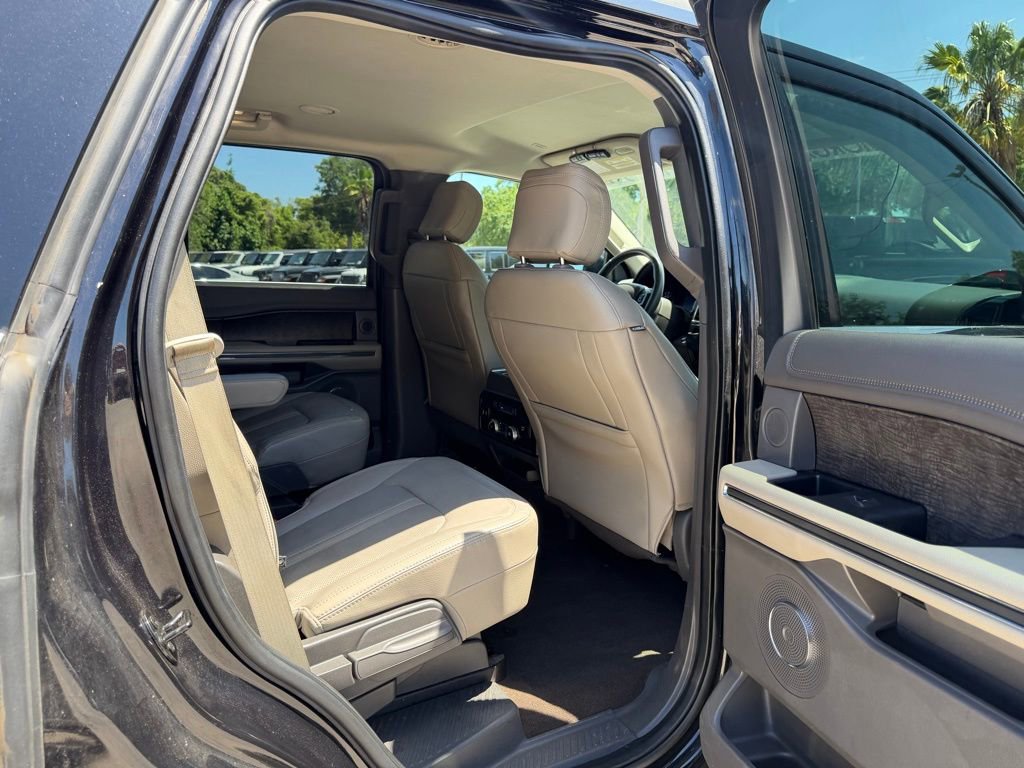Used 2020 Ford Expedition Limited image 33