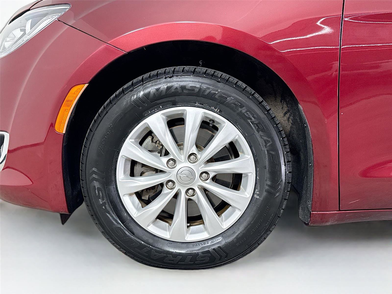 Used 2018 Chrysler Pacifica Touring Plus image 29