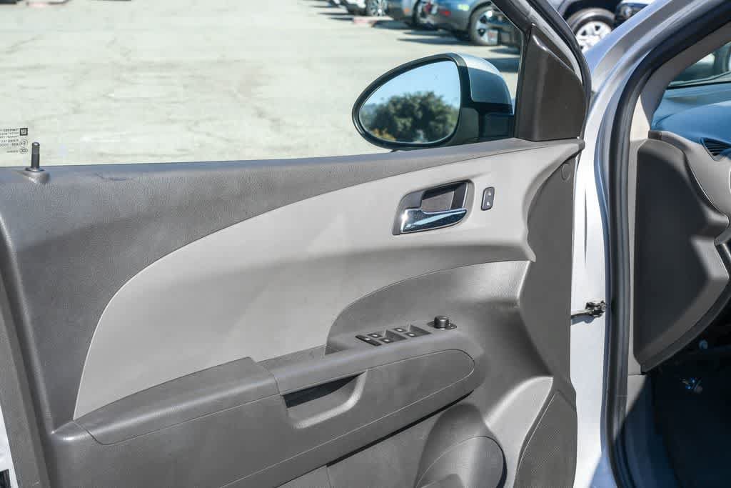 Used 2016 Chevrolet Sonic LT FWD image 27