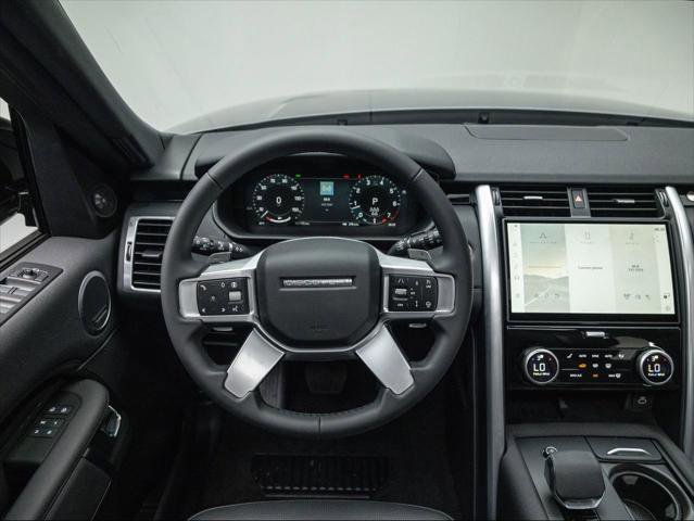 New 2025 Land Rover Discovery S image 18
