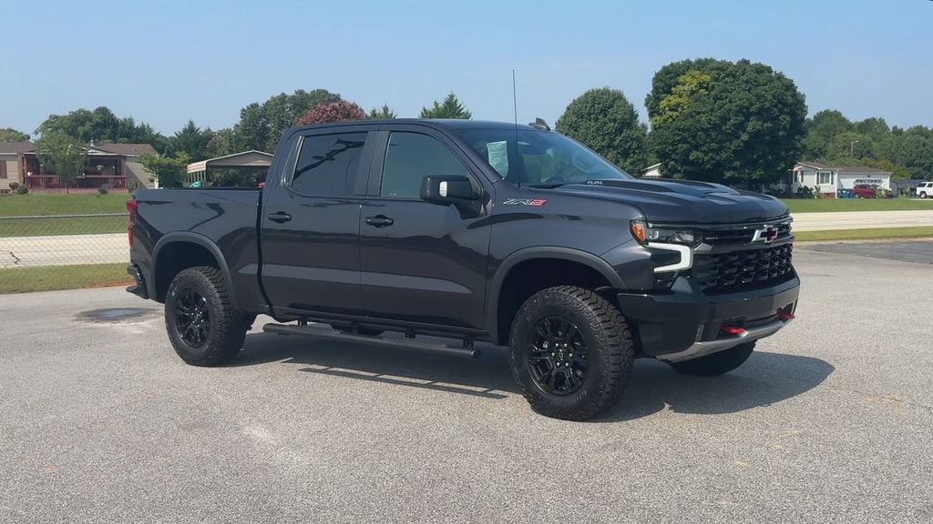 Used 2022 Chevrolet Silverado 1500 ZR2 AWD/4WD image 2