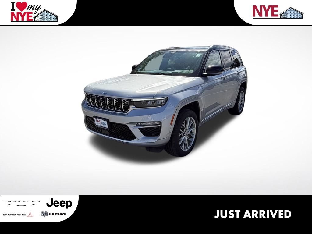 Used 2022 Jeep Grand Cherokee Summit w/ Advanced Protech Group IV AWD/4WD 360° Tour