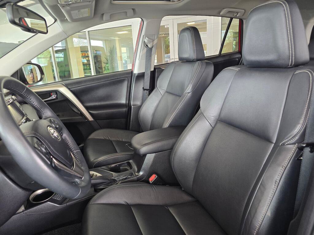 Used 2015 Toyota RAV4 Limited AWD/4WD image 19