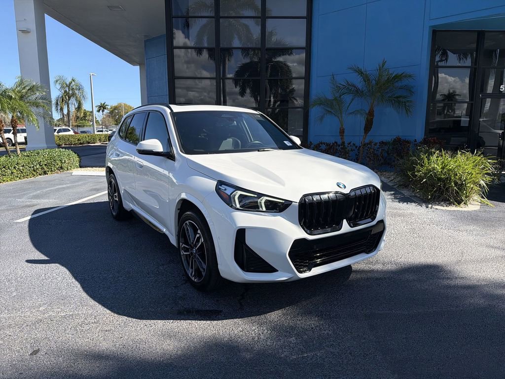 Used 2024 BMW X1 xDrive28i w/ M Sport Package image 2