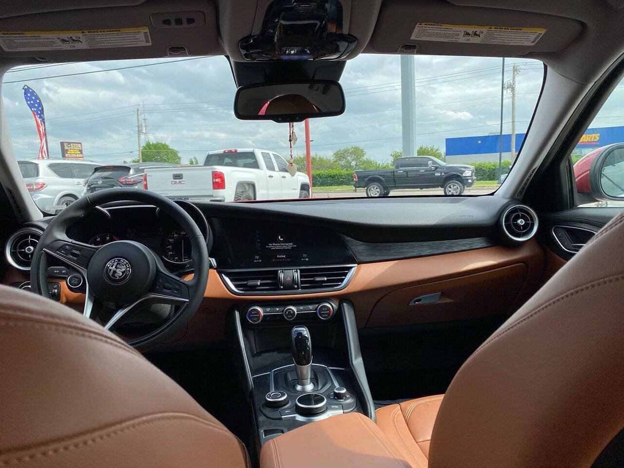 Used 2019 Alfa Romeo Giulia Sprint w/ Cold Weather Package image 12