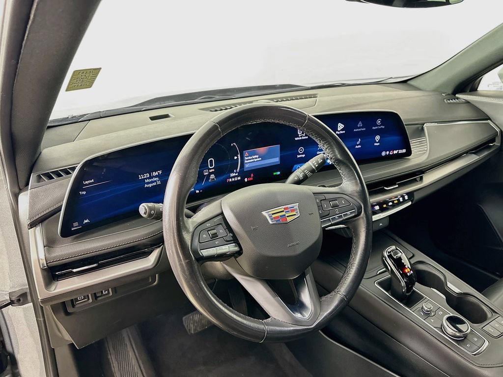 Used 2024 Cadillac XT4 Premium Luxury FWD image 9