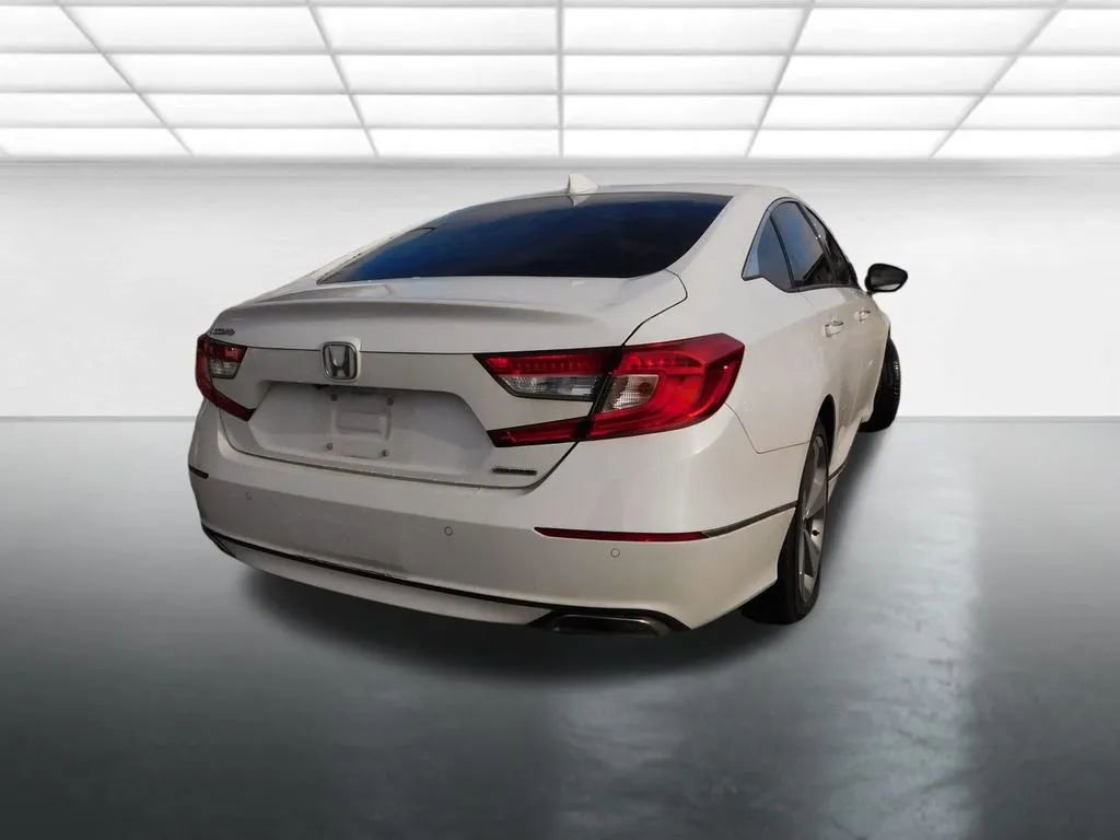 Used 2018 Honda Accord Touring image 4