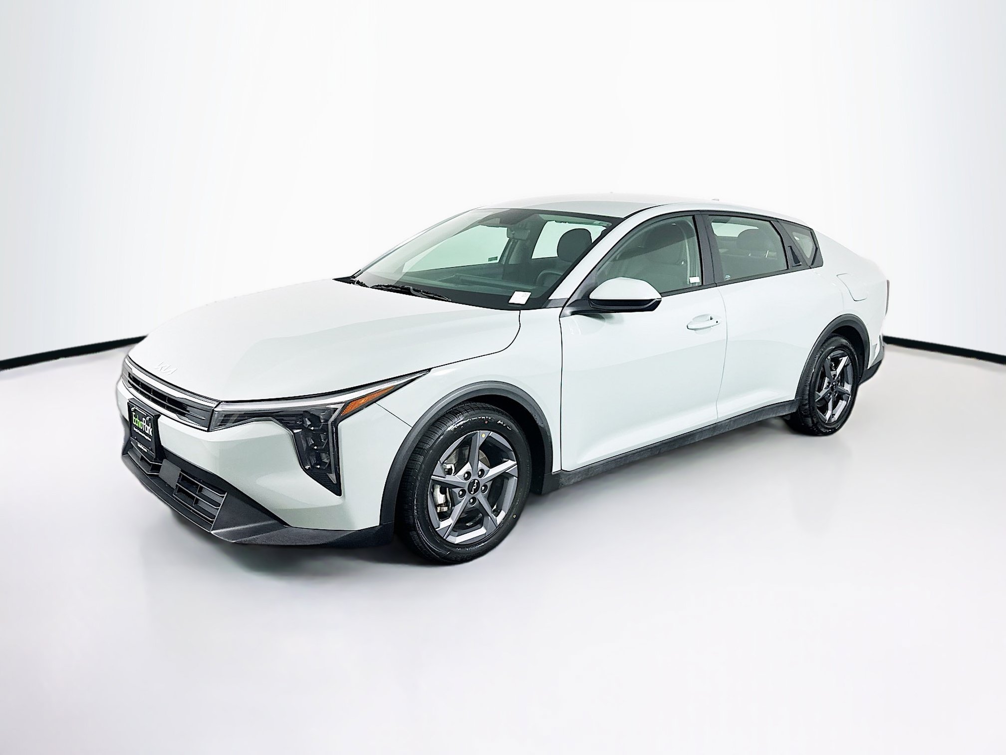 Used 2025 Kia K4 FWD image 3