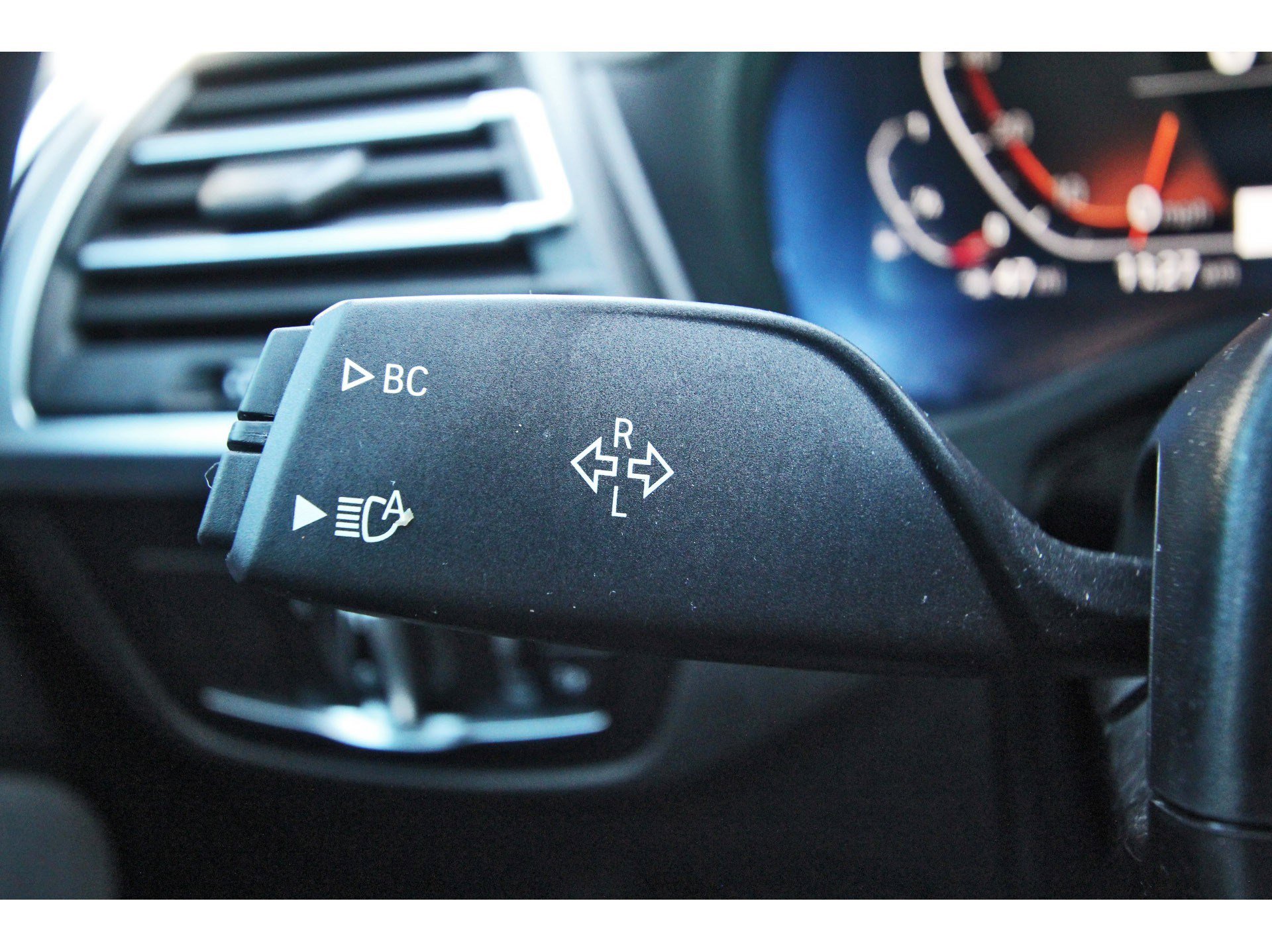 Used 2024 BMW X3 sDrive30i w/ Premium Package RWD image 19