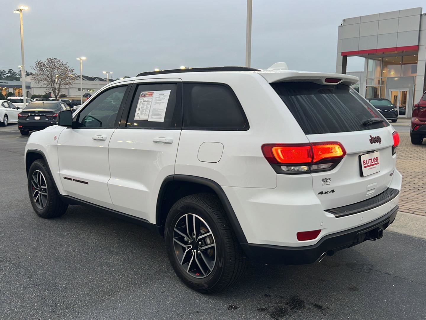 Used 2021 Jeep Grand Cherokee Trailhawk w/ Trailhawk Luxury Group image 4