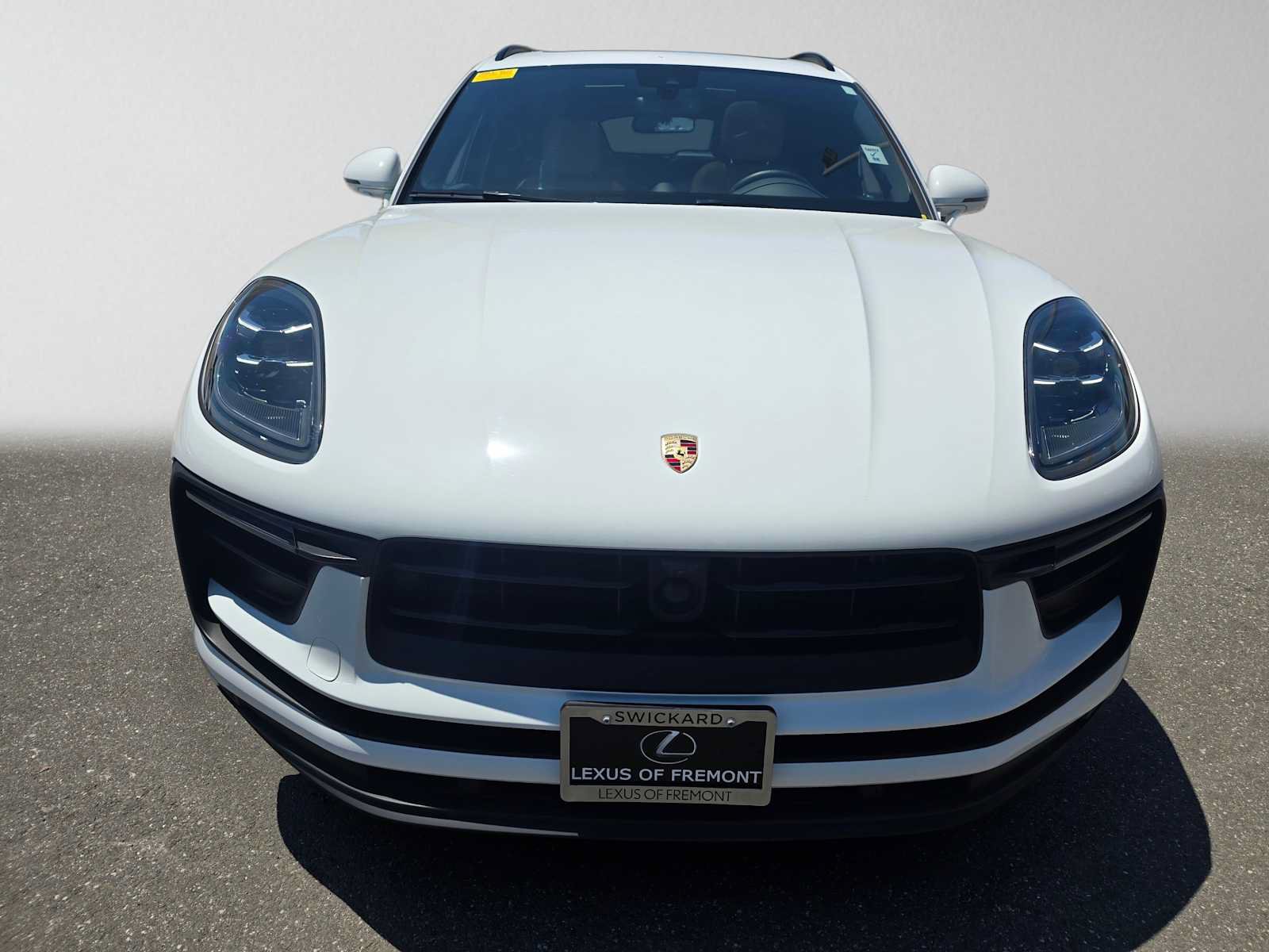 Used 2025 Porsche Macan Turbo AWD/4WD image 8