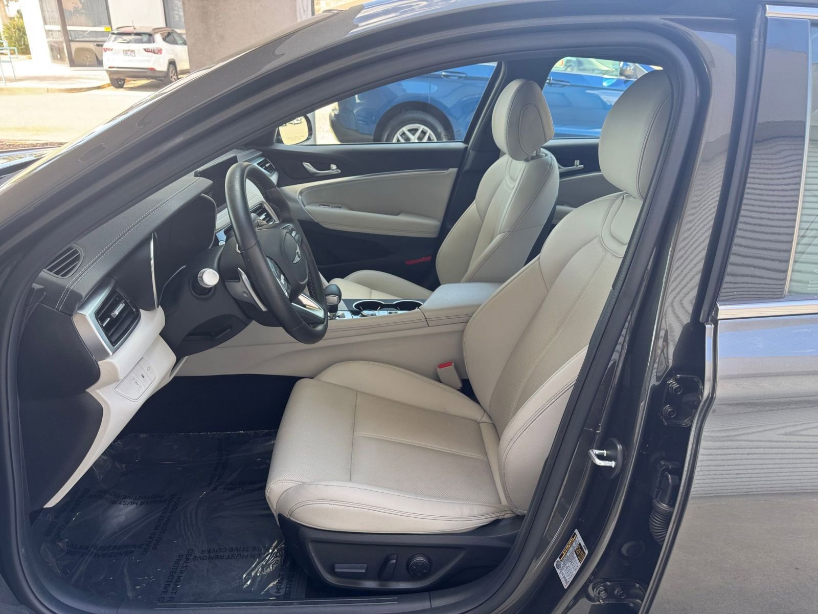 Used 2025 Genesis G70 2.5T image 27