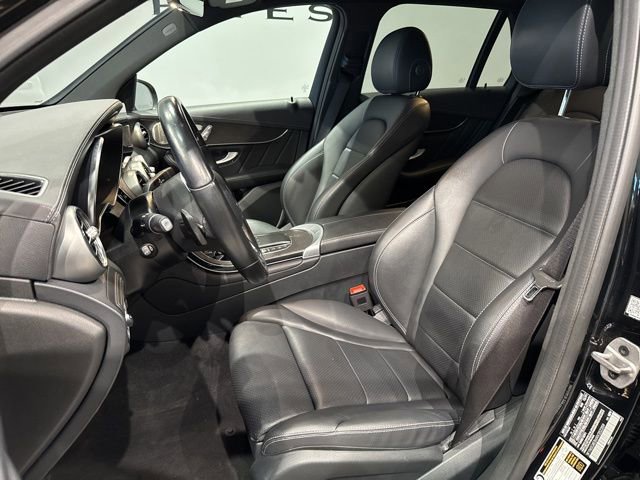 Used 2022 Mercedes-Benz GLC 300 4MATIC w/ AMG Line image 11