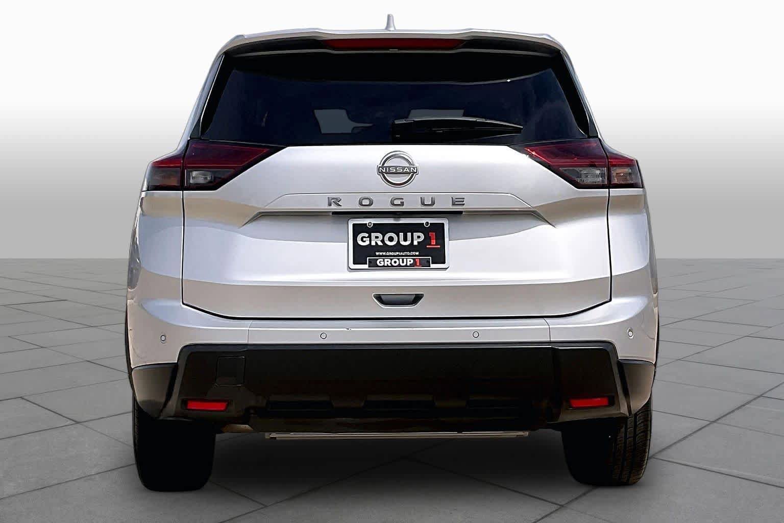 Used 2025 Nissan Rogue SV FWD image 5