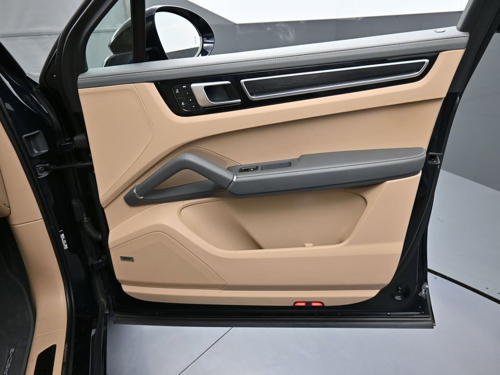 Certified 2023 Porsche Cayenne GTS AWD/4WD image 29