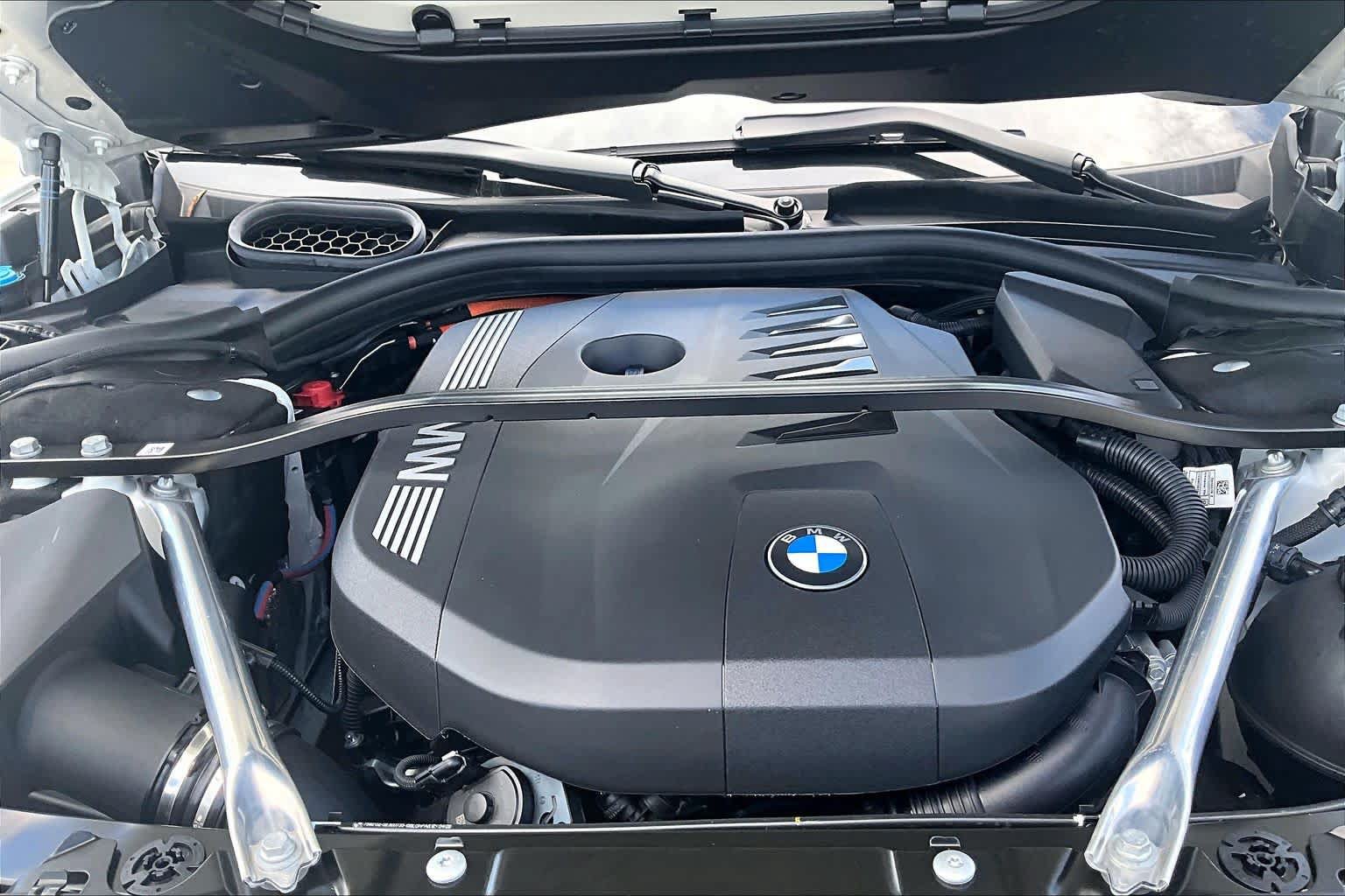 Used 2026 BMW 750e xDrive w/ Executive Package AWD/4WD image 29