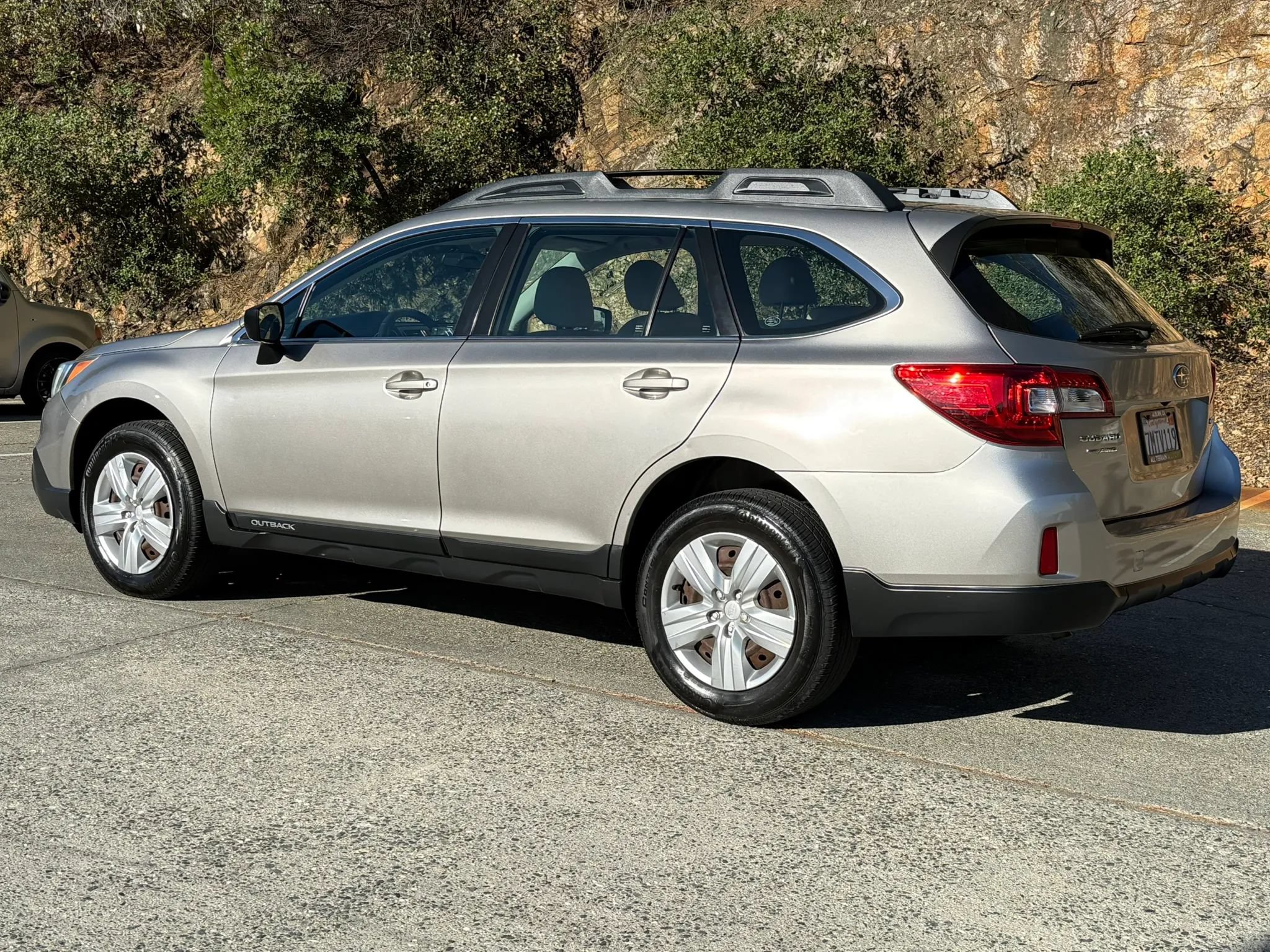 Used 2015 Subaru Outback 2.5i AWD/4WD image 3