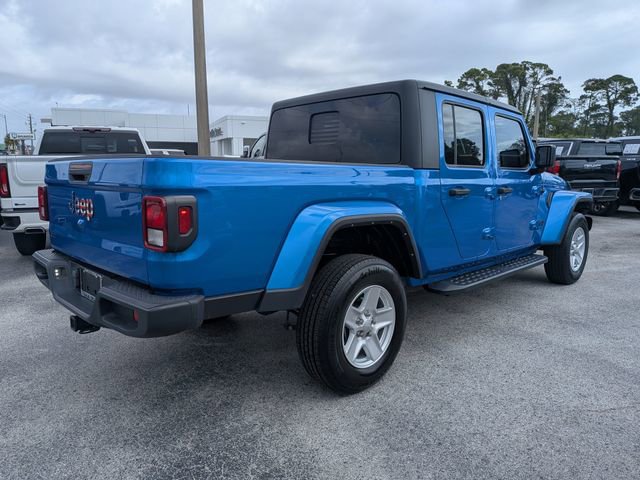 Used 2022 Jeep Gladiator Sport image 3