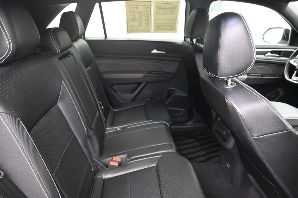 Used 2023 Volkswagen Atlas Cross Sport SEL R-Line AWD/4WD image 13