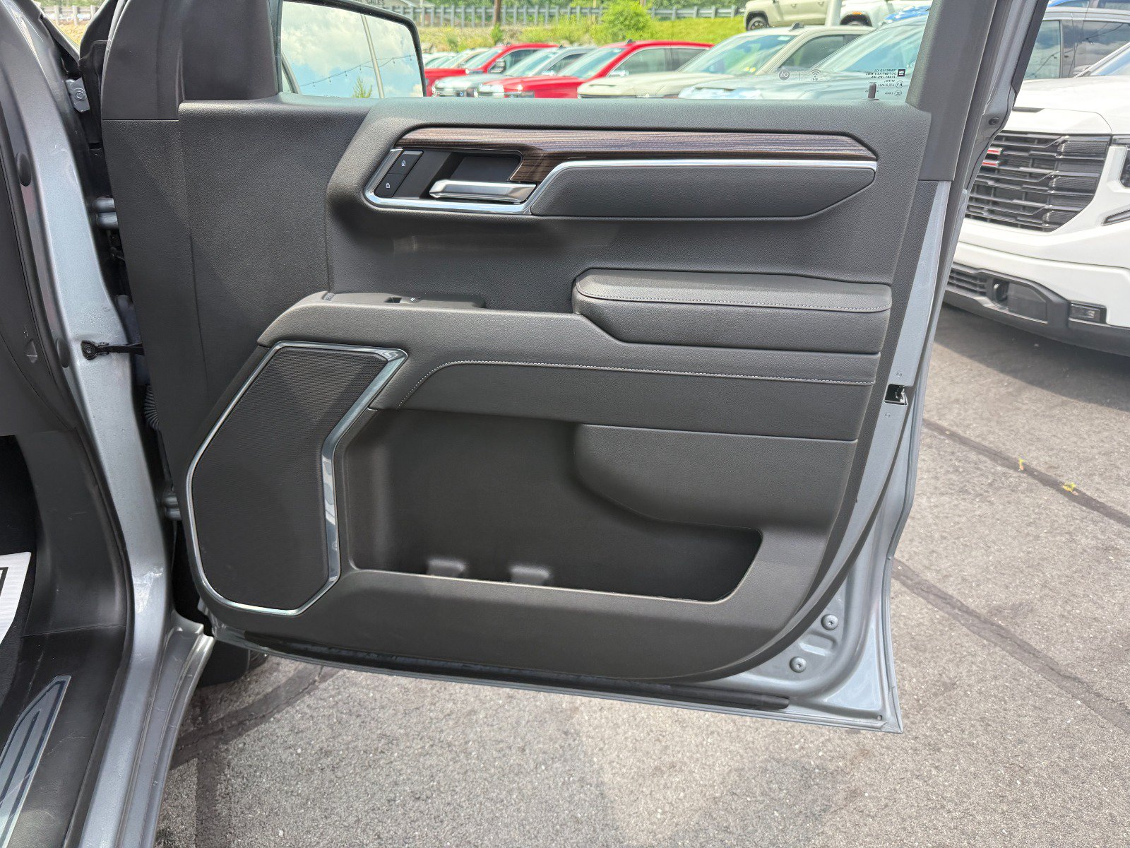 Used 2023 Chevrolet Silverado 1500 LT AWD/4WD image 22