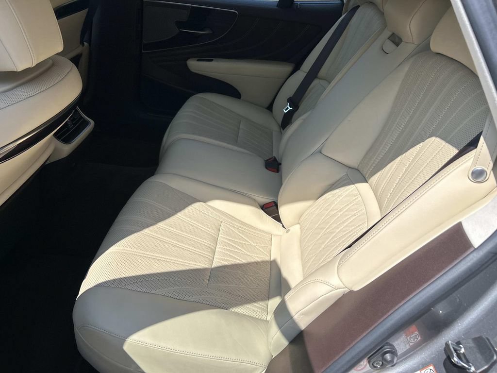 Used 2019 Lexus LS 500 AWD w/ Luxury Package image 21