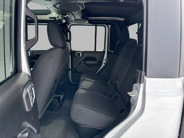 Used 2022 Jeep Gladiator Willys image 11