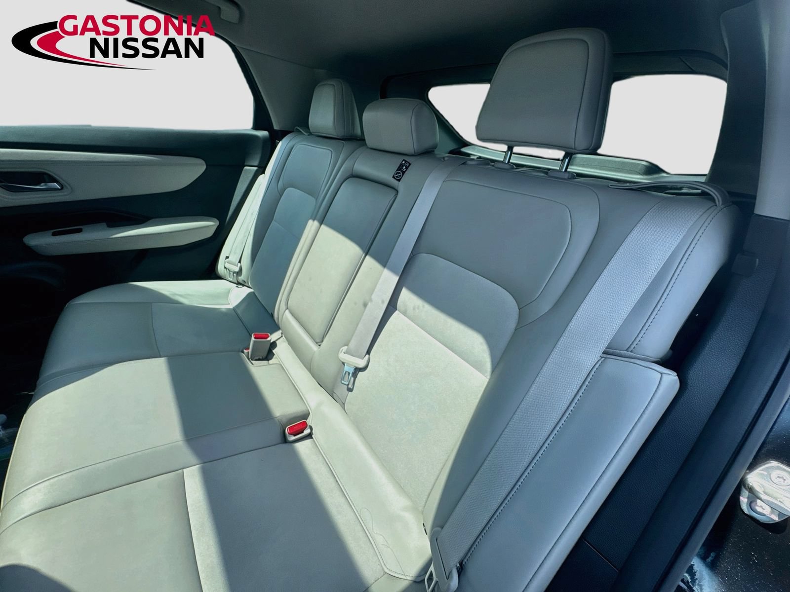 Used 2023 Nissan Ariya FWD image 29
