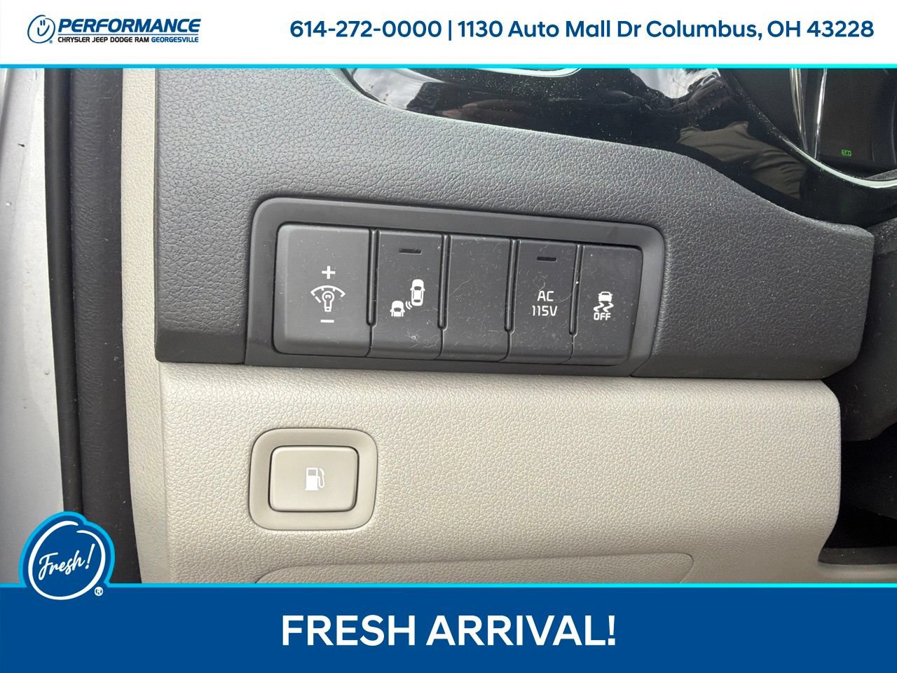 Used 2017 Kia Sedona SX FWD image 19