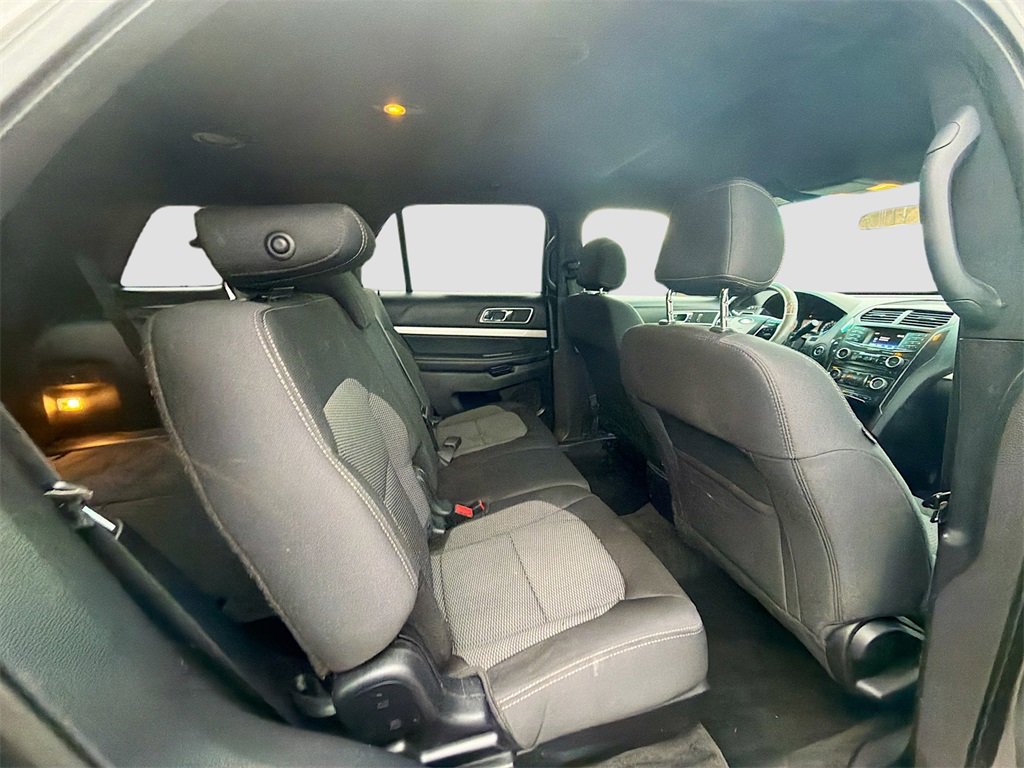 Used 2016 Ford Explorer XLT image 24