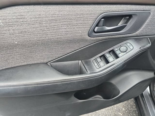 Used 2022 Nissan Rogue S FWD image 21