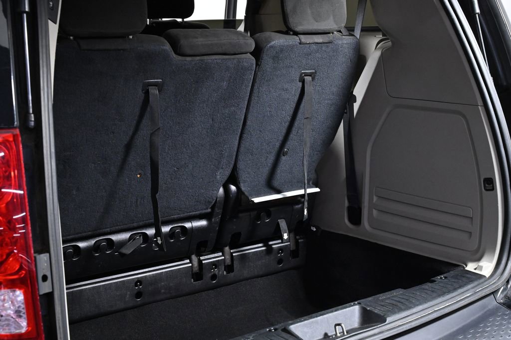 Used 2016 Dodge Grand Caravan SXT image 21