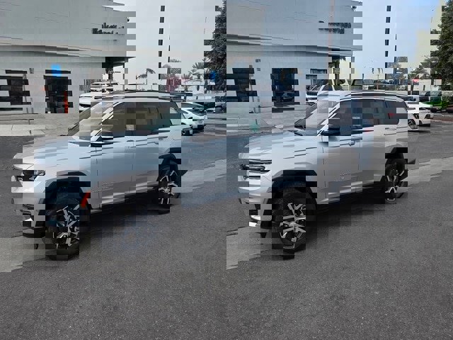 New 2025 Jeep Grand Cherokee L Limited w/ Trailer Tow Package