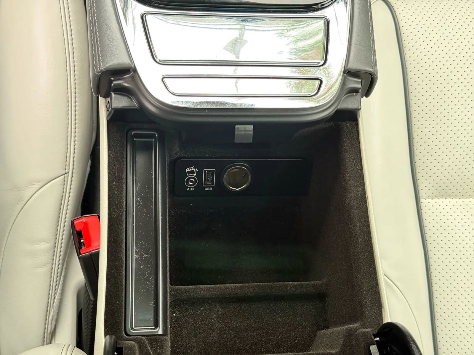 Used 2014 Jaguar XJ L Portfolio image 39