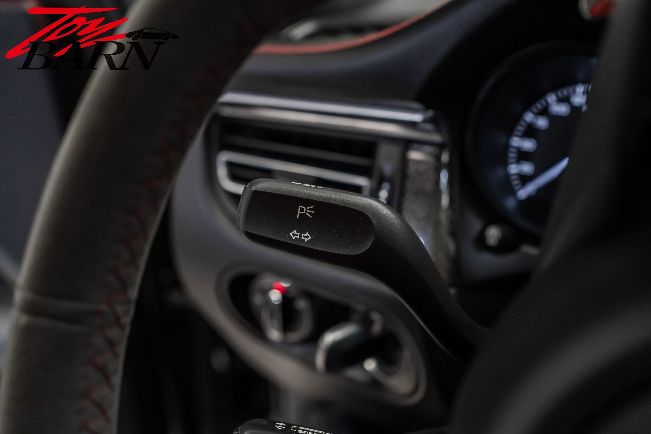 Used 2023 Porsche Macan GTS w/ GTS Sport Package image 35