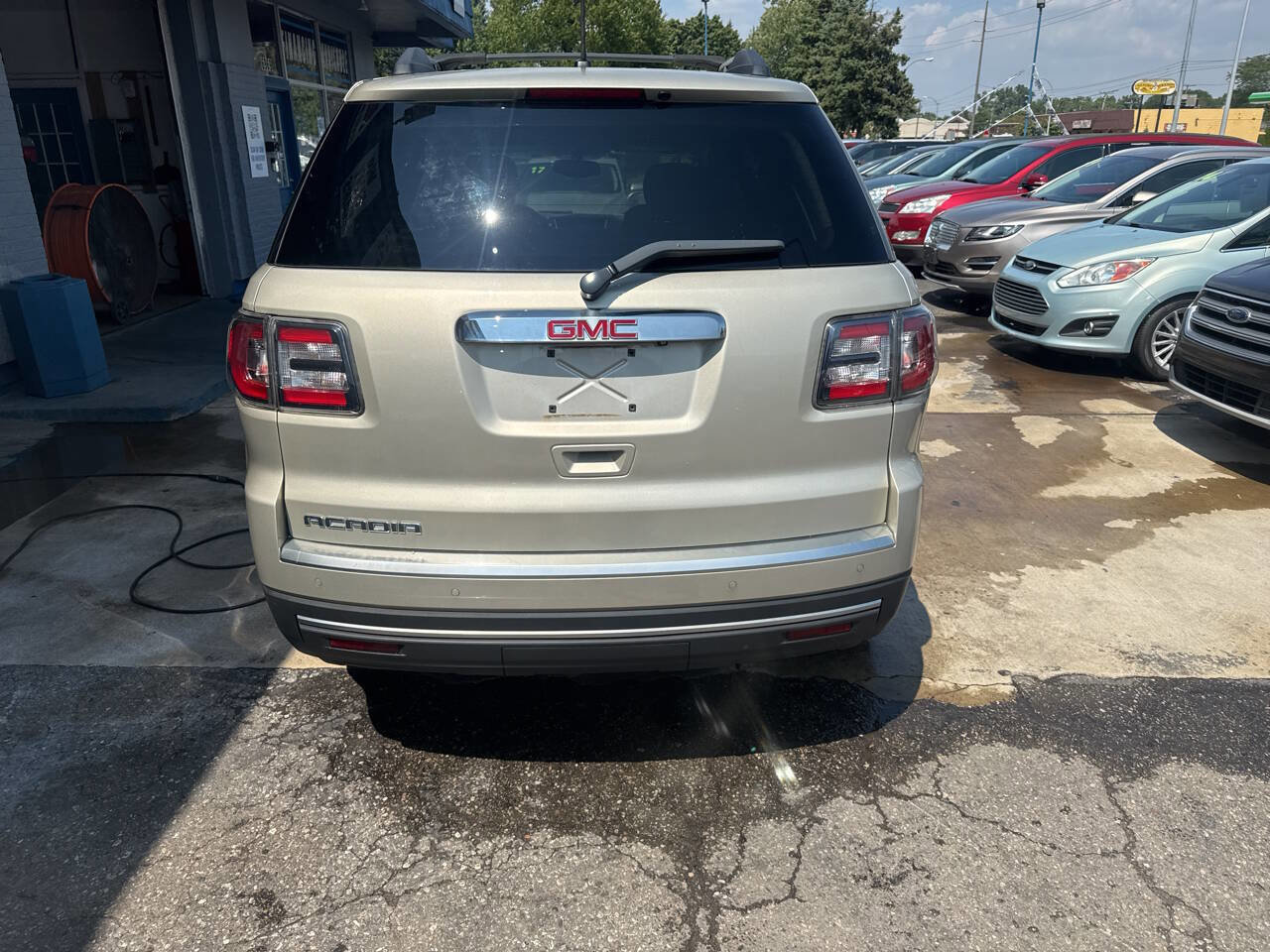 Used 2013 GMC Acadia SLE image 8