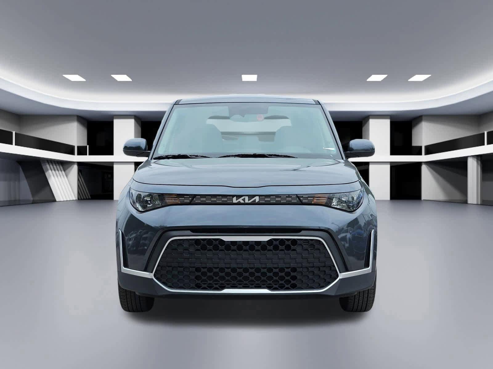 Used 2025 Kia Soul LX FWD image 8