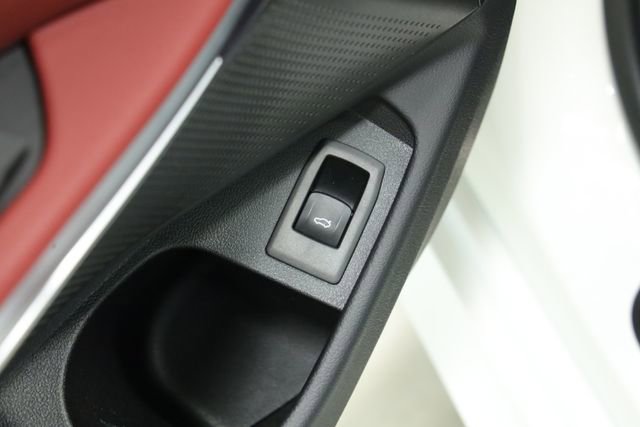 Used 2025 BMW 330i Sedan w/ M Sport Package image 36