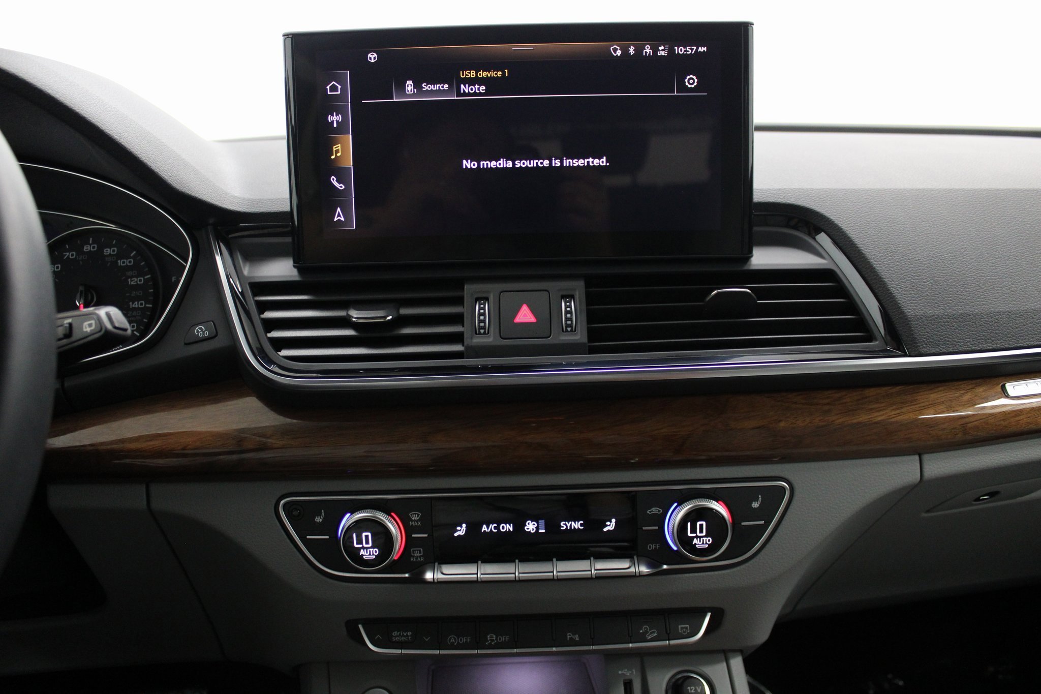 Used 2022 Audi Q5 2.0T Premium w/ Convenience Package image 31