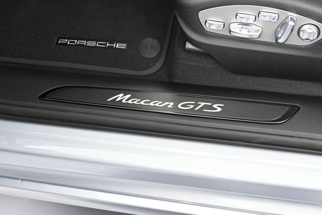 New 2026 Porsche Macan GTS AWD/4WD image 16