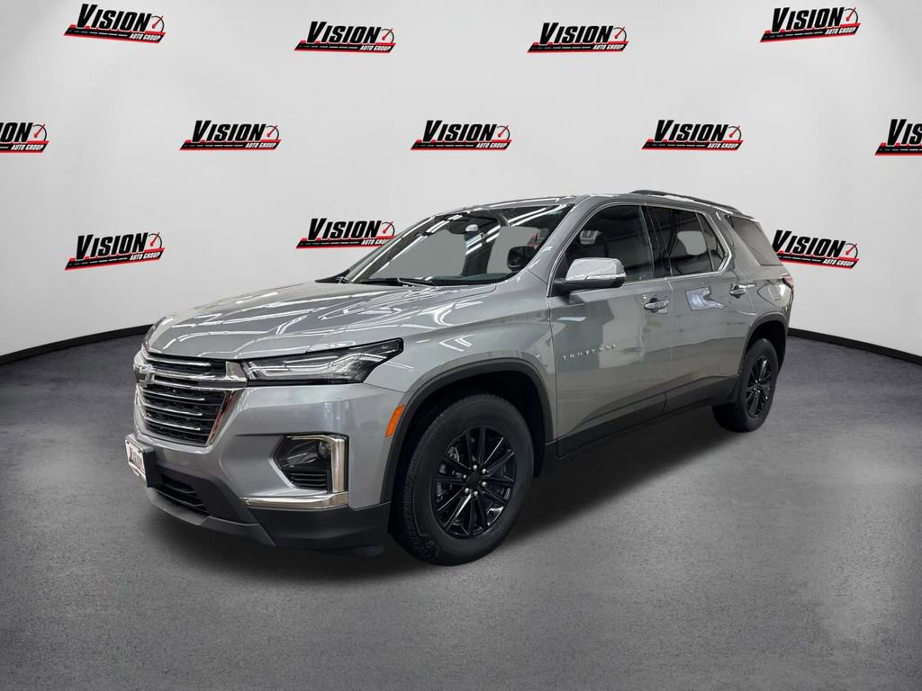 Used 2023 Chevrolet Traverse LT image 1
