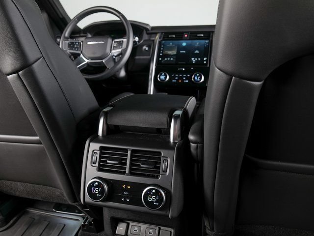 Certified 2025 Land Rover Discovery Dynamic SE AWD/4WD image 21