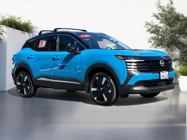 Certified 2025 Nissan Kicks SR FWD image 1